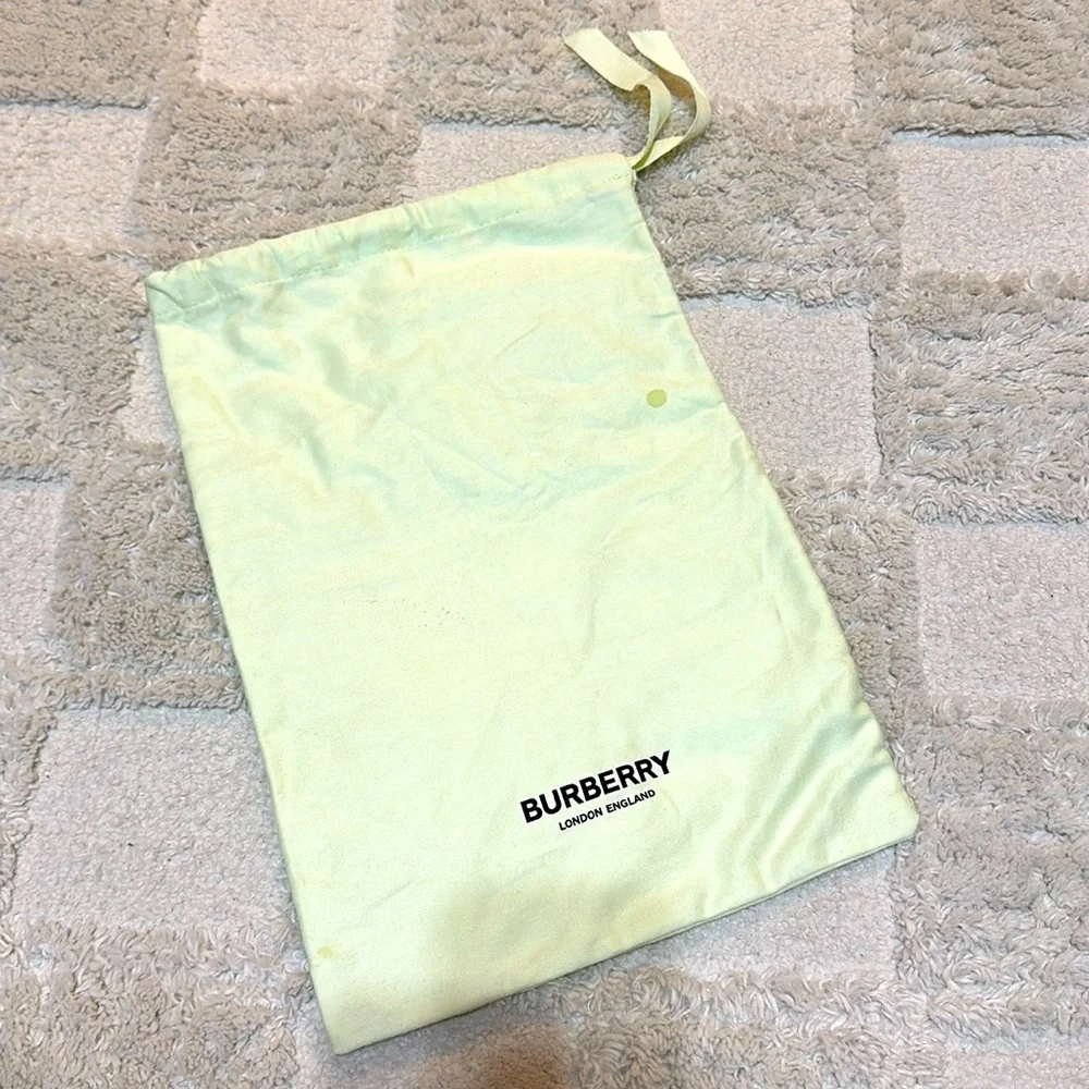 Burberry dust/travel bag